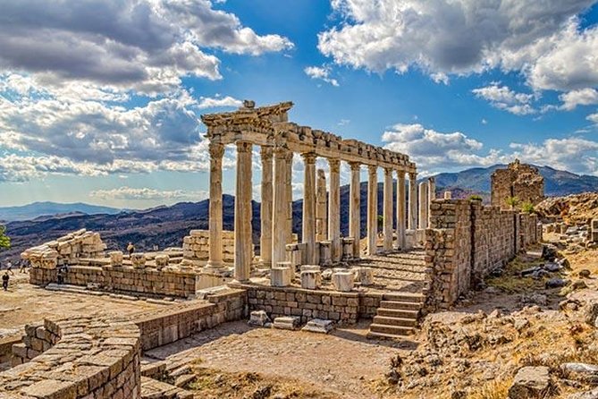 2-Days Gallipoli Troy Pergamon Acropolis Tour From Istanbul to Kusadasi - The early Istanbul pickup and long road to Gallipoli
