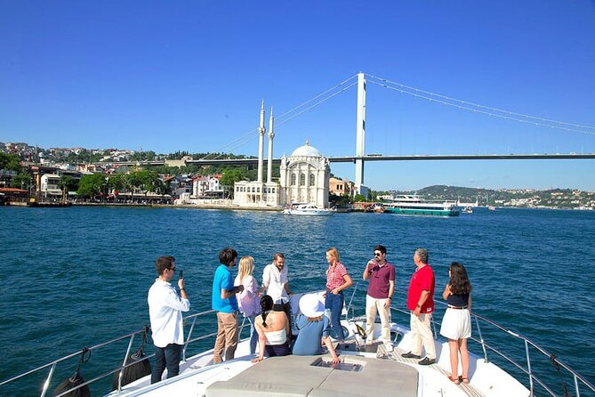 2-Hour Bosphorus Cruise in Istanbul with Guide - Why the Bosphorus is Istanbul’s best sightseeing seat