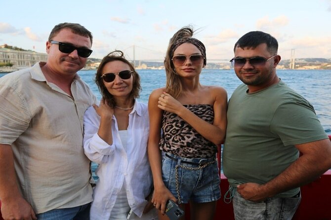 2 Hours Bosphorus Cruise Boat Tour in Istanbul - Asian shore: Beylerbeyi and the changing city view