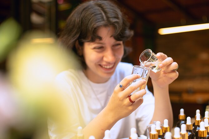2 Hours Perfume Making Workshop in Istanbul - Testing more than 50 perfume ingredients
