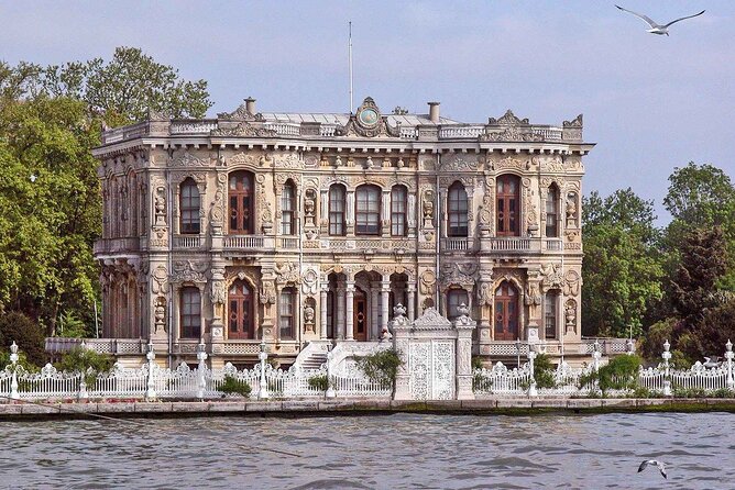 5 Days Best of Istanbul Tour in Istanbul - Day four: Balat, Byzantine traces, and Camlica Hill