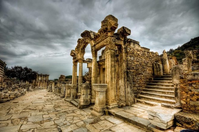7 Days Highlights of Turkey Tour: Istanbul, Cappadocia, Pamukkale, Ephesus - Day 5: Pamukkale’s white terraces and Hierapolis