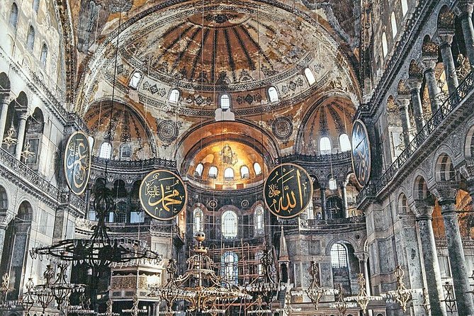 8 days by flights Istanbul Cappadocia Konya Ephesus Max 10 pax - Who should book this eight-day route?