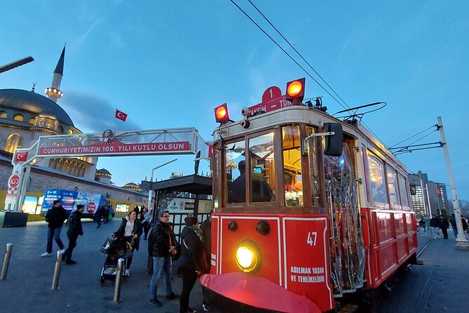 A Short Introduction of Istanbul, from Old Town to Karakoy! - An evening route from Sultanahmet to Karakoy
