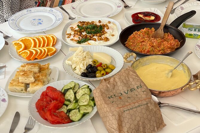 Authentic Turkish Antioch Breakfast with Local Sisters - Trying muhlama, also called kuymak