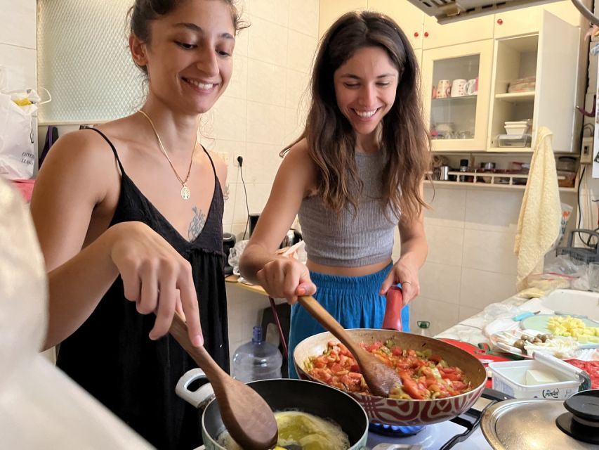 Authentic Turkish Breakfast Cooking at Home with Locals - Arriving at Oyak Sitesi and meeting Aysu