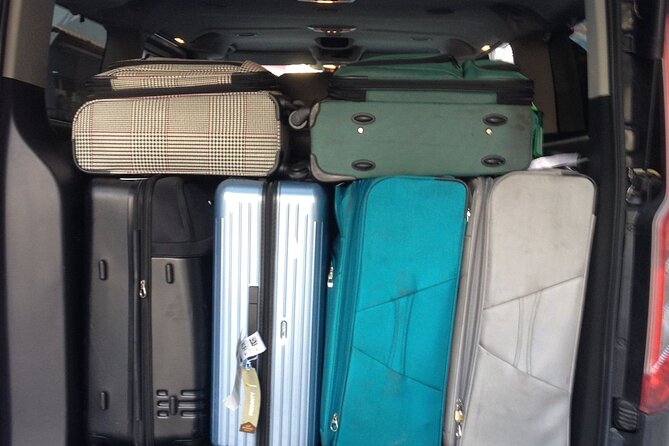 Beyoglu Region to IST Airport private transfer service - Pickup, luggage, and communication