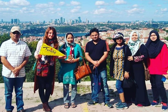 Bosphorus Cruise and Asian Side with Lunch from Istanbul - Beylerbeyi and Dolmabahçe: clarify which palace you will enter