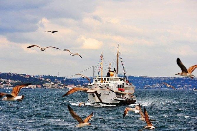 Bosphorus Cruise with Dolmabahce Palace and Istiklal Street Tour - Istiklal Street, an hour of modern Istanbul