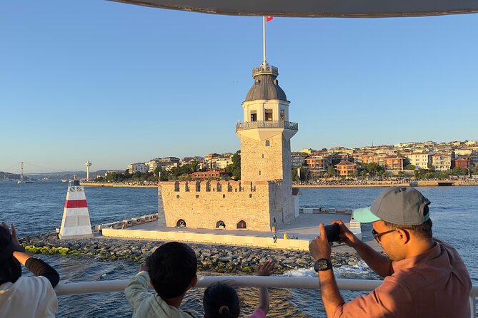 Bosphorus Daytime or Sunset Sightseeing Cruise & Audio Guide - Rumeli Fortress and the Fatih Sultan Mehmet Bridge