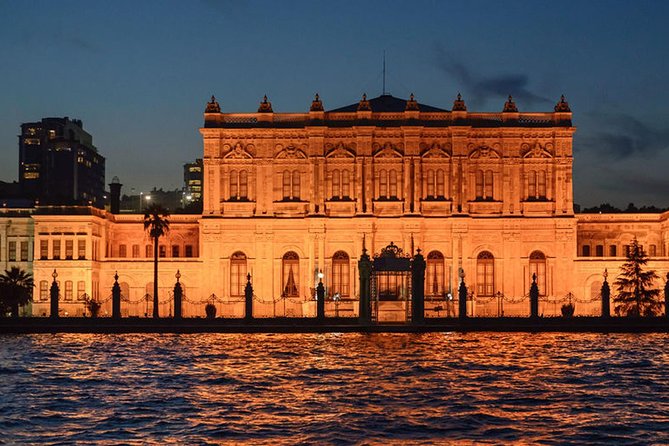 Bosphorus Dinner Cruise & Entertaintment & Private Table & Wi-Fi - What this Bosphorus night cruise is really like