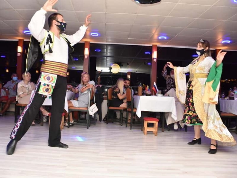 Bosphorus Dinner Cruise & Shows - Dinner details and the most important booking check
