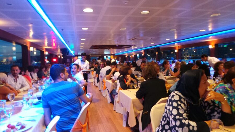 Bosphorus: Dinner Cruise with Live Performances Experience - Dinner with three practical main-course choices