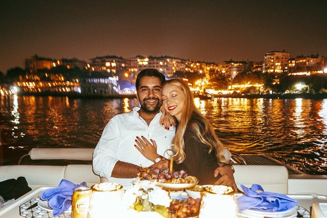 Bosphorus Dinner / Lunch Cruise - Private and Customizable - Maiden’s Tower and the romantic side of Istanbul