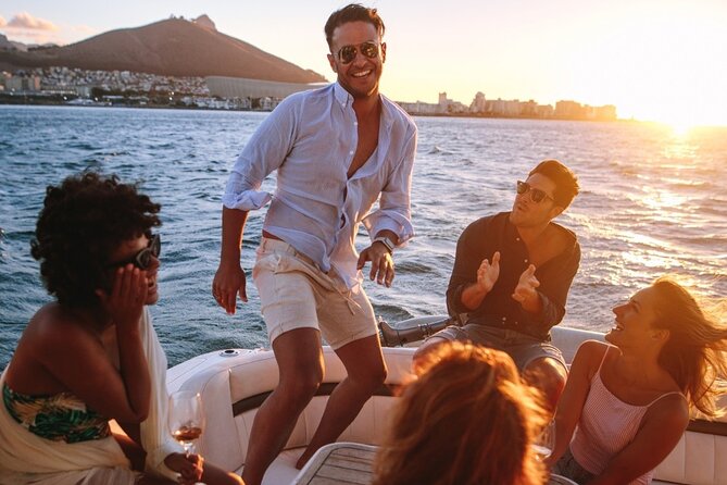 Bosphorus Evening Cruise: Dinner, Live Shows & Private Table - Choosing your seat for the best experience