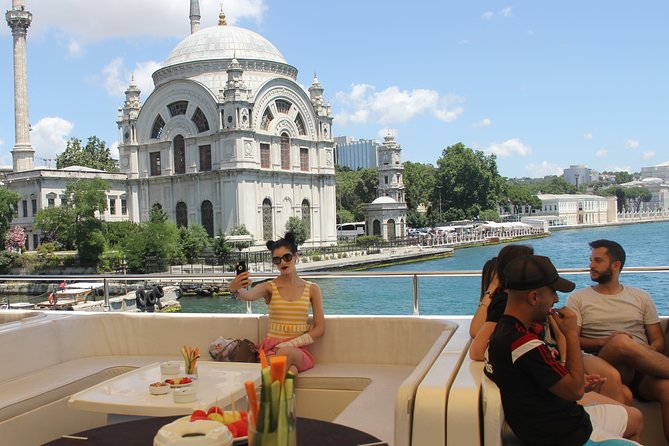 Bosphorus Luxury Lunch Cruise & Black Sea Swimming Experience - The return trip through Istanbul’s changing views