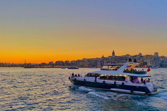 Bosphorus Sunset: An Enchanting Yacht Cruise in Istanbul - The historic peninsula and Golden Horn views