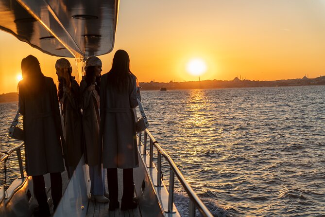 Bosphorus Sunset Cruise on Luxury Yacht with Transfers - Why an evening on the Bosphorus works so well