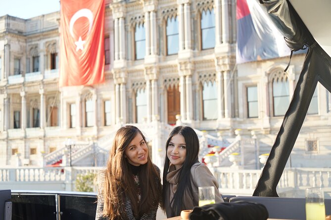 Bosphorus Sunset Cruise on Luxury Yacht with Transfers - Beylerbeyi Palace and Üsküdar
