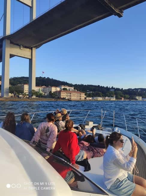 Bosphorus Sunset Yacht Cruise with Guide & Snacks - Why sunset is the right time on the Bosphorus