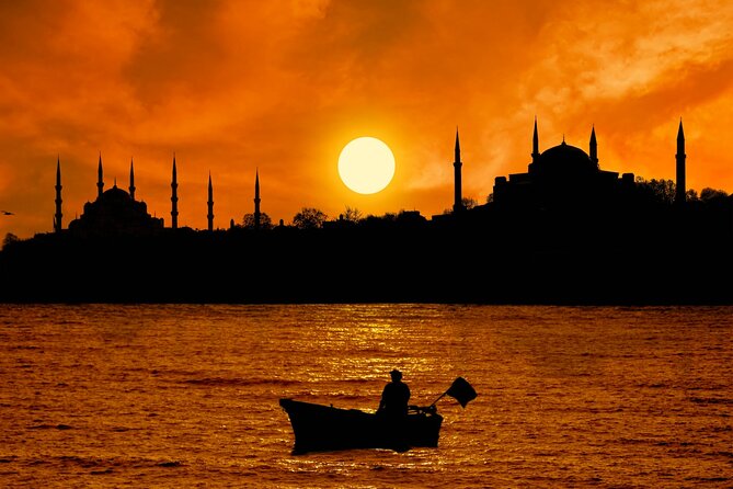 Circle Istanbul (Extraordinary Istanbul) - Istiklal Street and the evening meal