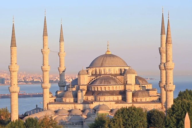 Classic Istanbul Tour Blue Mosque, Hippodrome, Hagia Sophia and Topkapi Palace - Lunch gives the day a needed pause