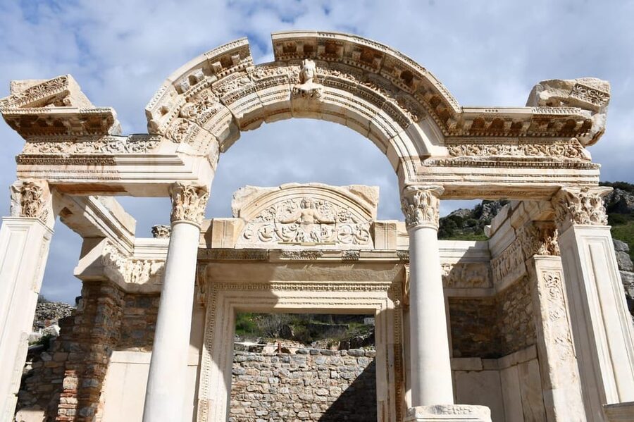 Daily Ephesus&Pamukkale Tour from Istanbul by Return Flight - Lunch between the ruins and the terraces