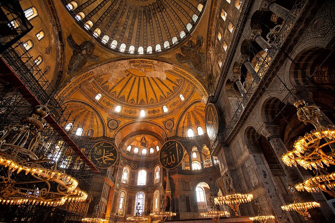 Discoveried The Old City of Istanbul In a Half-Day - Seeing the Blue Mosque and its Iznik tiles