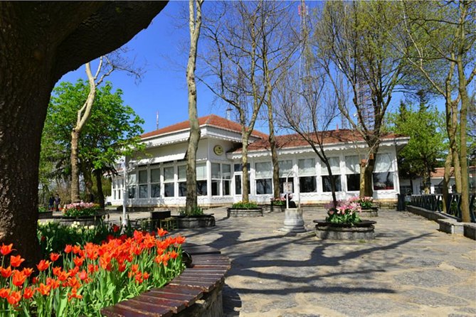 Dolmabace Palace, Bosphorus Boat Tour , Eyüp Sultan Mosque Tour - Eyüp Sultan Mosque and a major place of faith