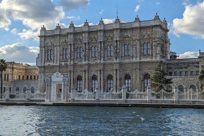 Dolmabahçe Palace and Sunset Tour on Luxury Yacht - Boarding the sunset yacht