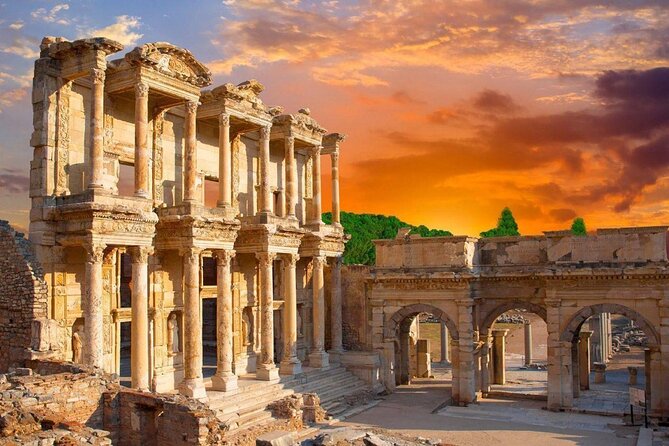 Ephesus and Pamukkale Full-Day Private Tour from Istanbul by Plane - Lunch and traditional handicrafts in the countryside