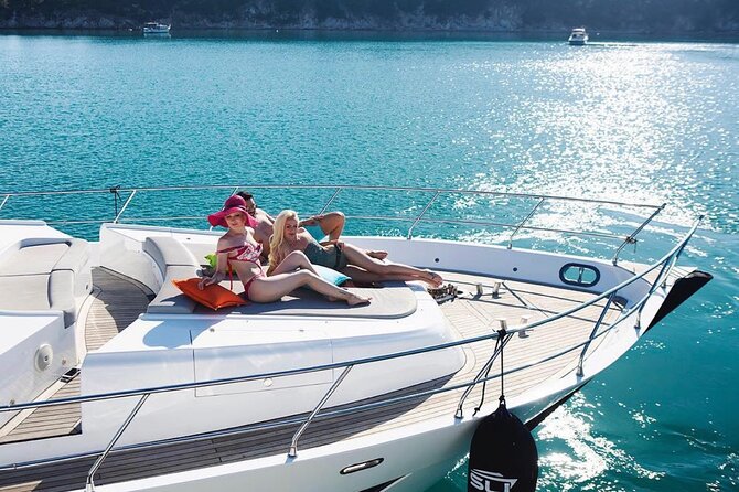 Exclusive Bosphorus Cruise - Luxury Yacht Experience in Istanbul - Maiden’s Tower and the changing view of Üsküdar
