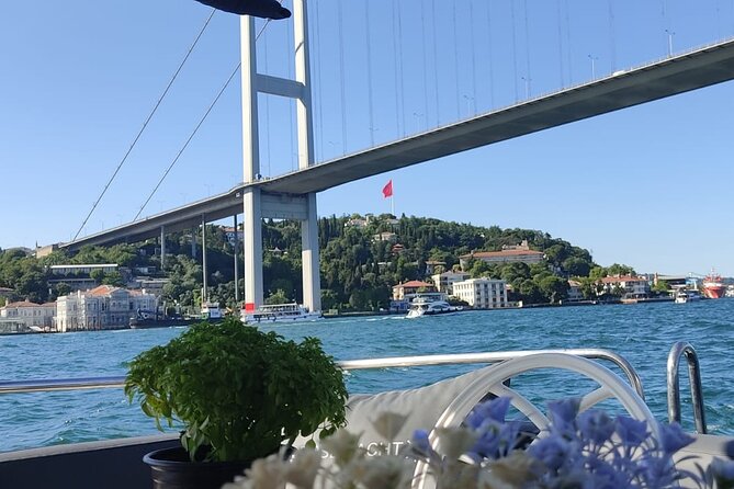 Exclusive Luxury Yacht Bosphorus Sightseeing Cruise in Istanbul - Why the Bosphorus is Istanbul’s best sightseeing route