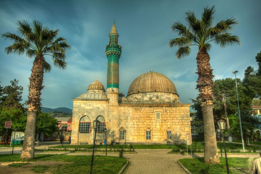 From Istanbul: Bursa and Mt. Uludağ Full-Day Tour - How the guide and driver affect the day