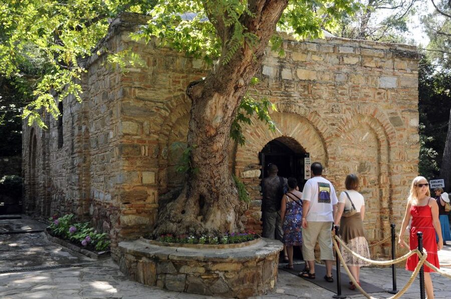 From Istanbul: Ephesus Day Tour with Return Flights - Flights, Vans, and the Airport Wait