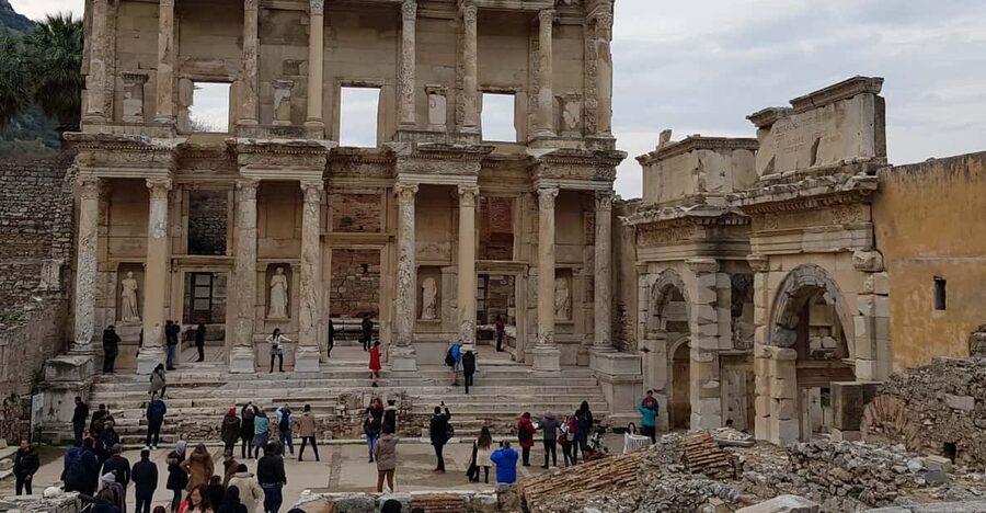 From Istanbul: Ephesus Tour with Roundtrip Flight - Lunch, group size, and the practical rhythm