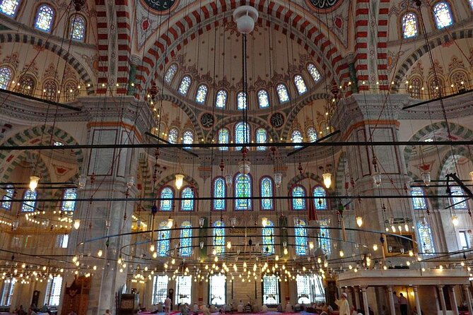 Full-Day Small-Group Guided Tour to Famous Mosques in Istanbul - What the seven-hour schedule feels like