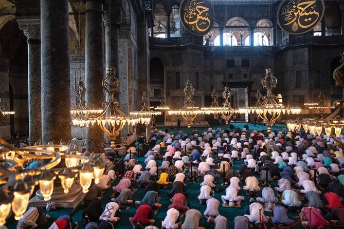 Full-Day Small-Group Guided Tour to Famous Mosques in Istanbul - The Blue Mosque and its famous blue tiles