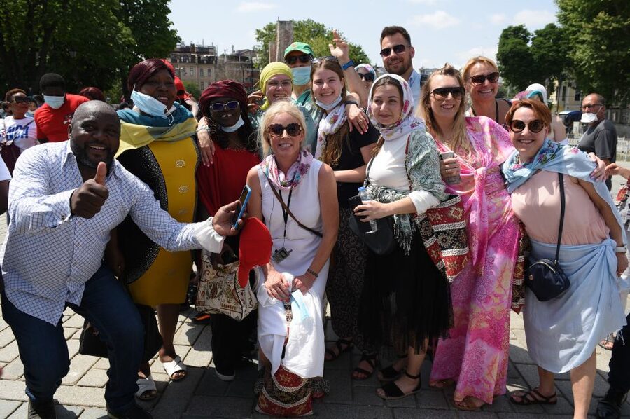 Full-Day Walking Tour of Istanbul's Old City - Entering the Blue Mosque