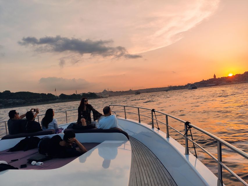 Guided Dolmabahce Palace Tour with Bosphorus Sunset Cruise - Touring the Selamlik and Ceremonial Hall