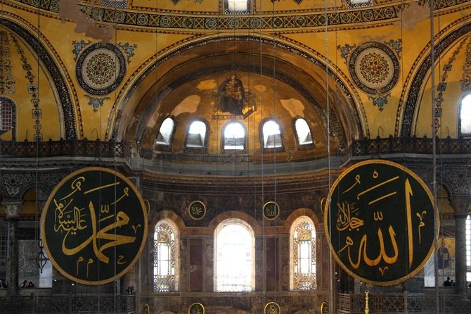 Guided Hagia Sofia, Blue mosque, Basilica Cistern skip lines tour - Taking tea at Çorlulu Ali Pasha Medresesi