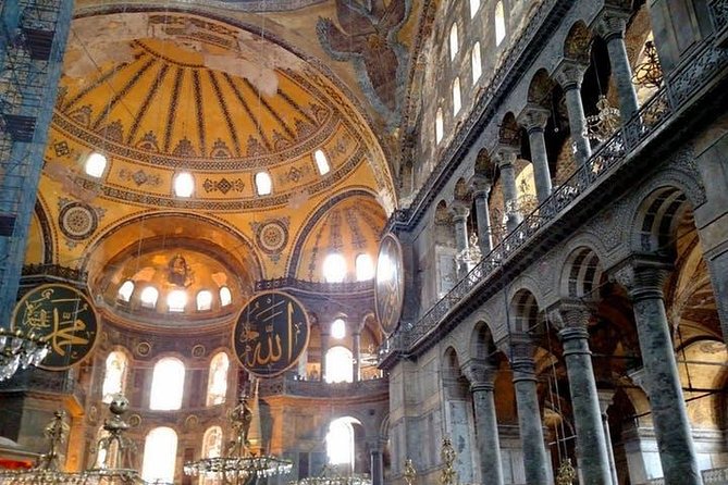 Guided Private Sightseeing Tour of Istanbul - Grand Bazaar, shopping with a side of theater