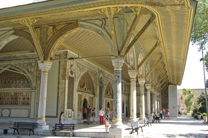 Guided Topkapi Palace & Harem- Skip-the-Line with SMALL GROUP - Skip-the-line entry and the first palace orientation