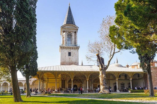 Guided Topkapi Palace & Harem- Skip-the-Line with SMALL GROUP - Free time for the Treasury, costumes, and Bosphorus views