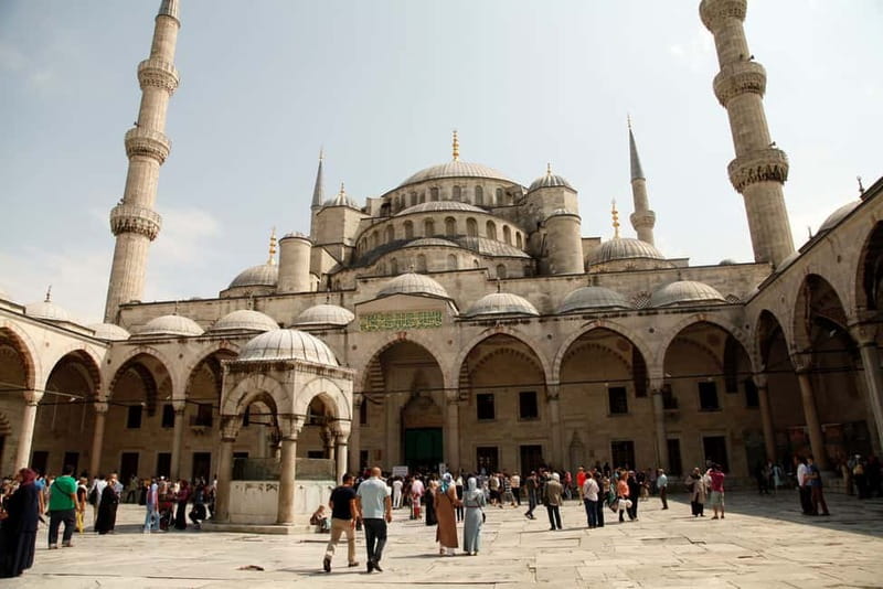 Hagia Sophia & Blue Mosque Half-day Guided, Small Group Tour - A fast route through Istanbul’s old center