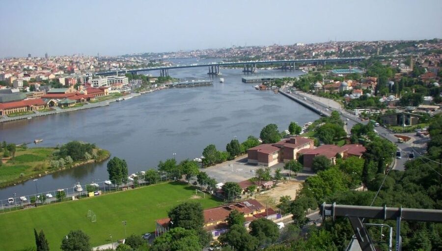 Hagia Sophia, Bosphorus cruise Blue Mosque, Small Group tour - Lunch and the move toward the Golden Horn