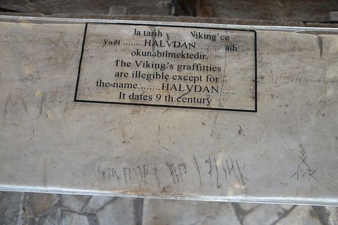 Hagia Sophia Fast Track Online QR-Ticket with optional Tour - Reading the dome, mosaics, and calligraphy
