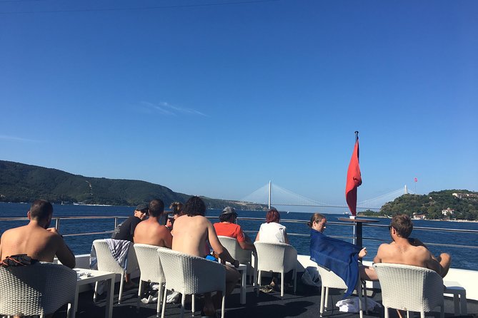Half-Day Bosphorus Cruise to Black Sea from Istanbul with Lunch - Lunch with Turkish meze and grilled dishes