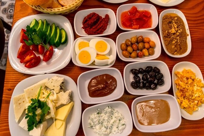 Half-Day Istanbul Private Food Tour & Culinary Experience - The Egyptian Spice Bazaar: a concentrated final market stop