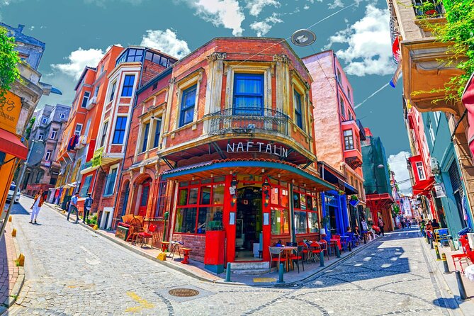 Hidden Gems of the Istanbul: From Galata Tower to Balat - Starting in Galata beneath the old tower